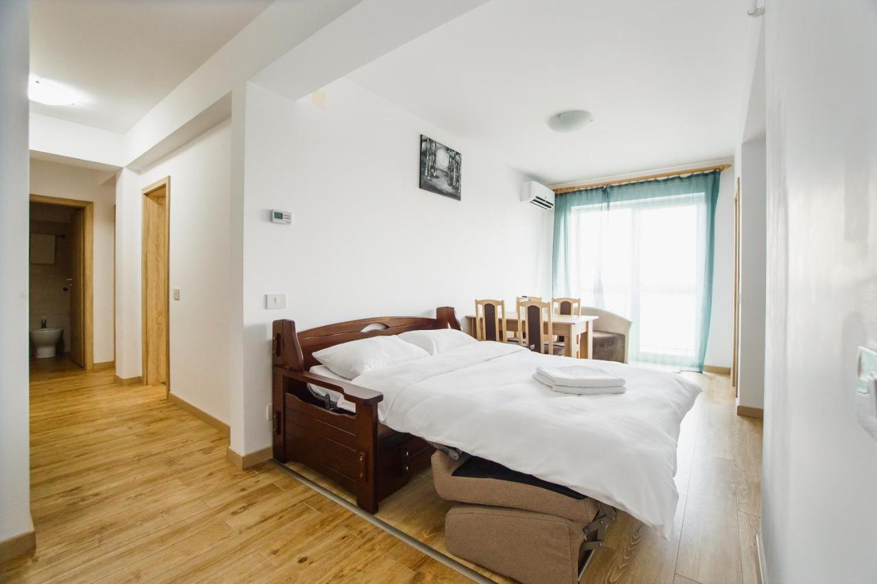 Sunny View 2 Bedroom Central Apartment Oradea Exterior photo