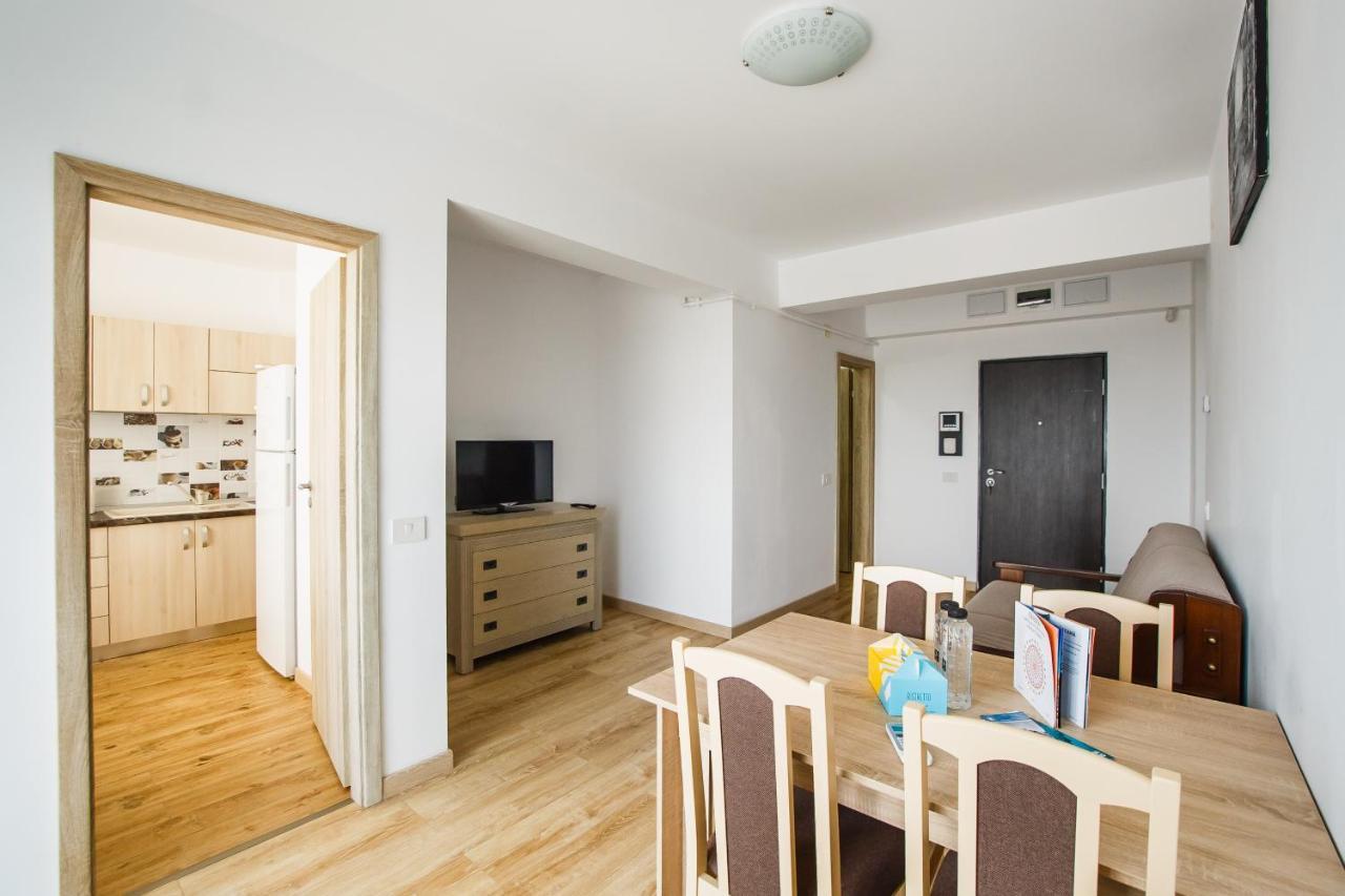 Sunny View 2 Bedroom Central Apartment Oradea Exterior photo