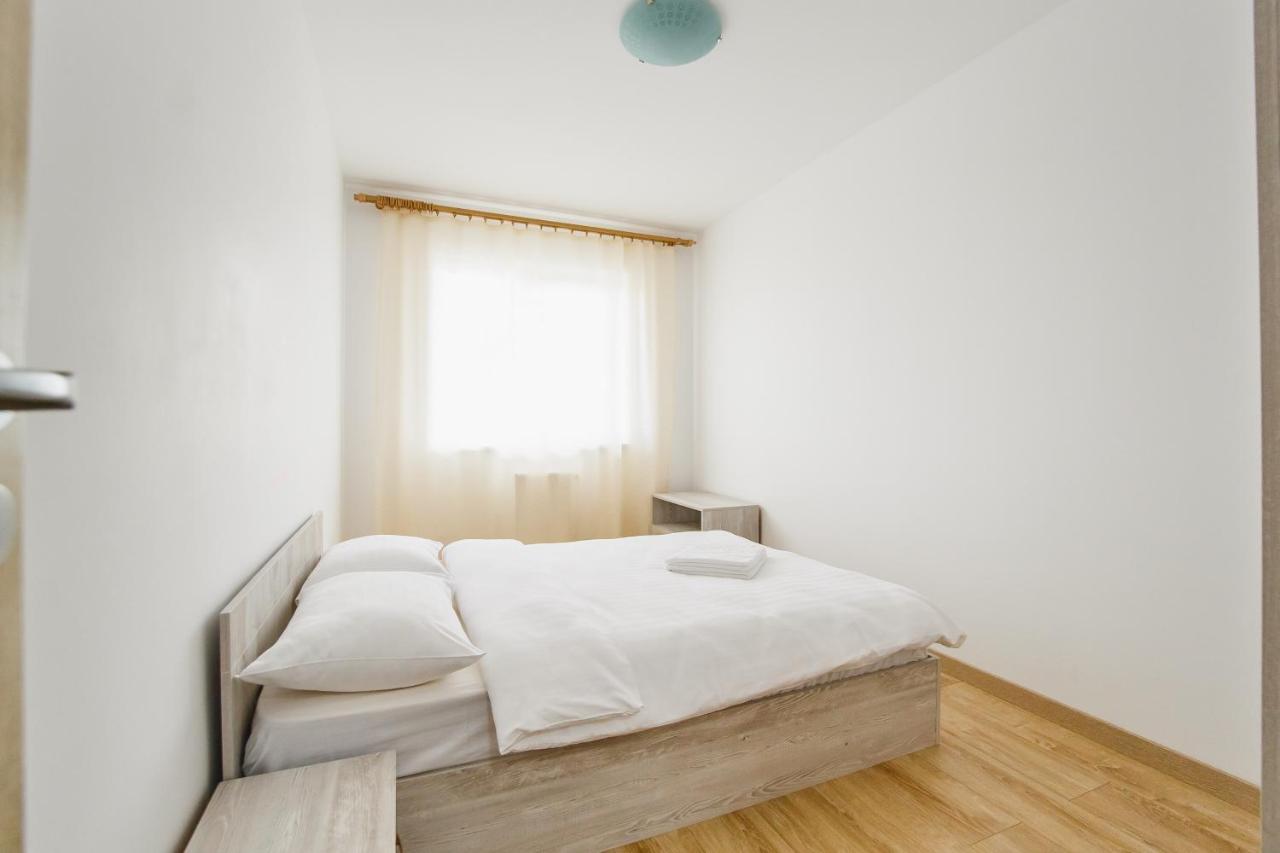 Sunny View 2 Bedroom Central Apartment Oradea Exterior photo