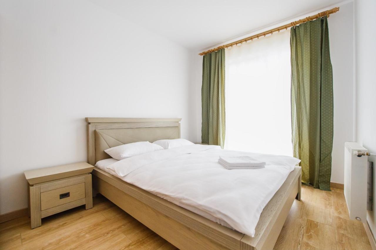 Sunny View 2 Bedroom Central Apartment Oradea Exterior photo