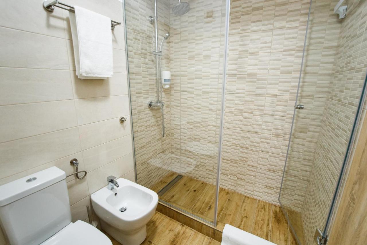 Sunny View 2 Bedroom Central Apartment Oradea Exterior photo